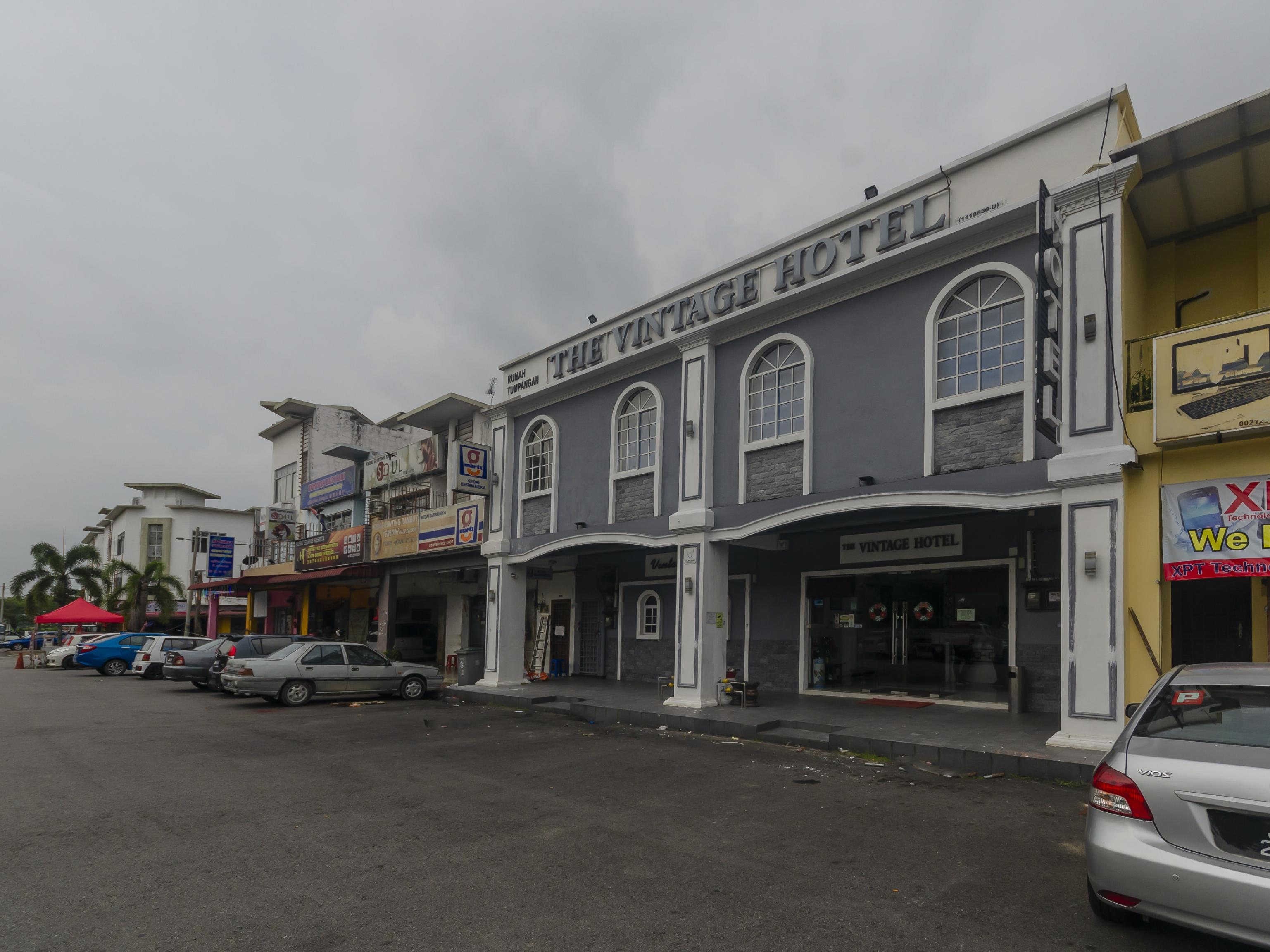 Oyo596复古酒店 新山 外观 照片